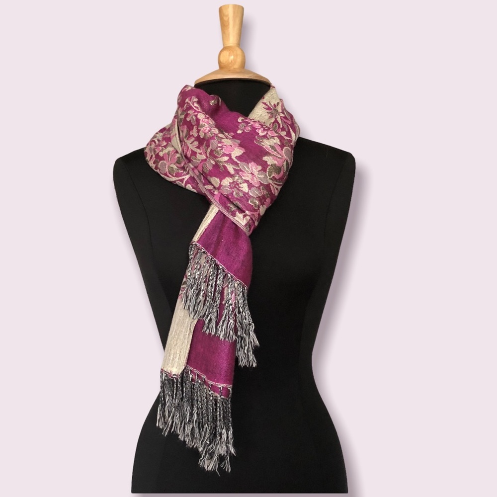 Beautiful Italian Orchid Pink Flower Patterned Pashmina w/Silver Lurex Threads